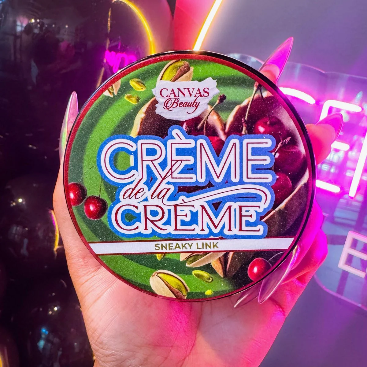 CRÈME DE LA CRÈME: SNEAKY LINK - Image 3