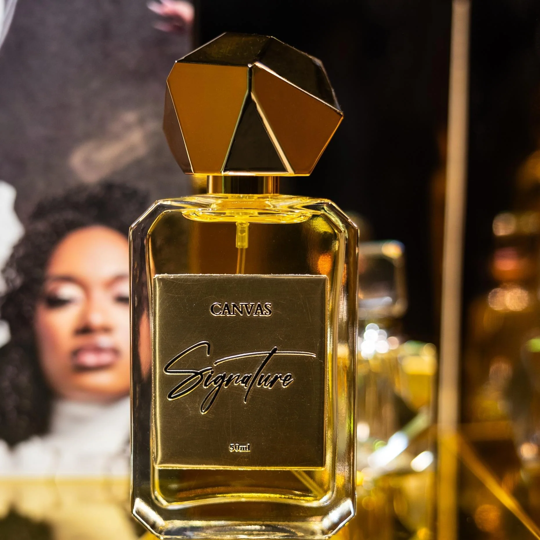 (Exclusive) SIGNATURE EAU DE PARFUM- A PREMIUM EXPERIENCE - Image 5
